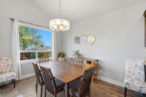 Tiny photo for 855 NE Hudspeth Circle, Prineville, OR 97754 (MLS # 220221649)