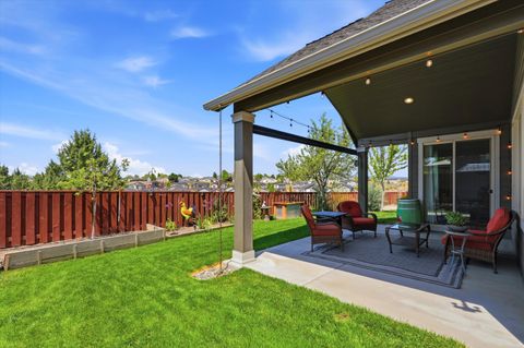 Tiny photo for 855 NE Hudspeth Circle, Prineville, OR 97754 (MLS # 220221649)