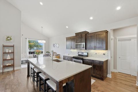 Tiny photo for 855 NE Hudspeth Circle, Prineville, OR 97754 (MLS # 220221649)