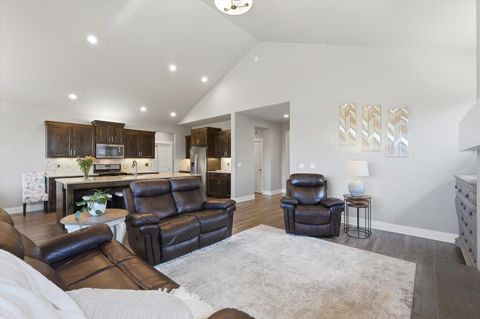 Tiny photo for 855 NE Hudspeth Circle, Prineville, OR 97754 (MLS # 220221649)
