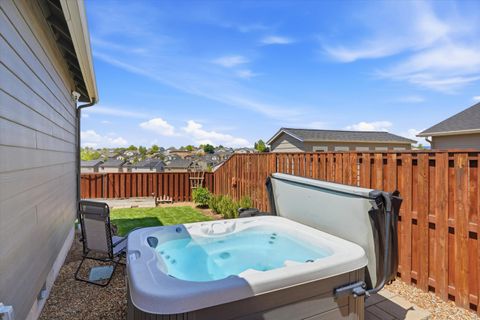 Tiny photo for 855 NE Hudspeth Circle, Prineville, OR 97754 (MLS # 220221649)