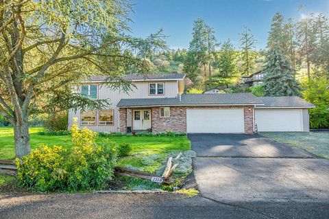 Tiny photo for 2318 Marina Drive, Klamath Falls, OR 97601 (MLS # 220220136)