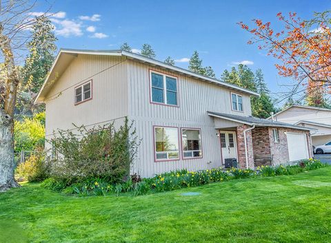 Tiny photo for 2318 Marina Drive, Klamath Falls, OR 97601 (MLS # 220220136)