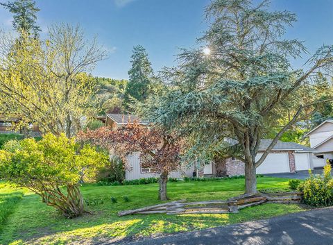 Tiny photo for 2318 Marina Drive, Klamath Falls, OR 97601 (MLS # 220220136)