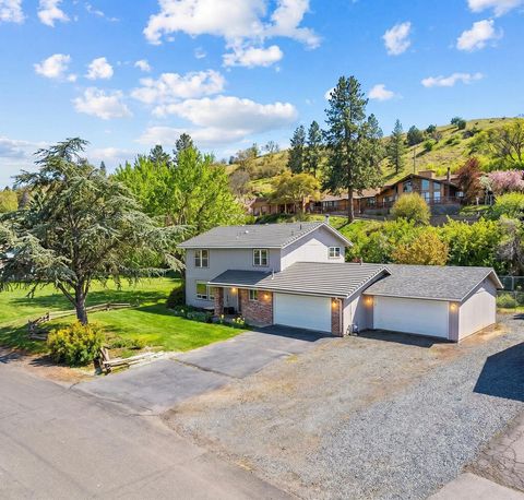 Tiny photo for 2318 Marina Drive, Klamath Falls, OR 97601 (MLS # 220220136)