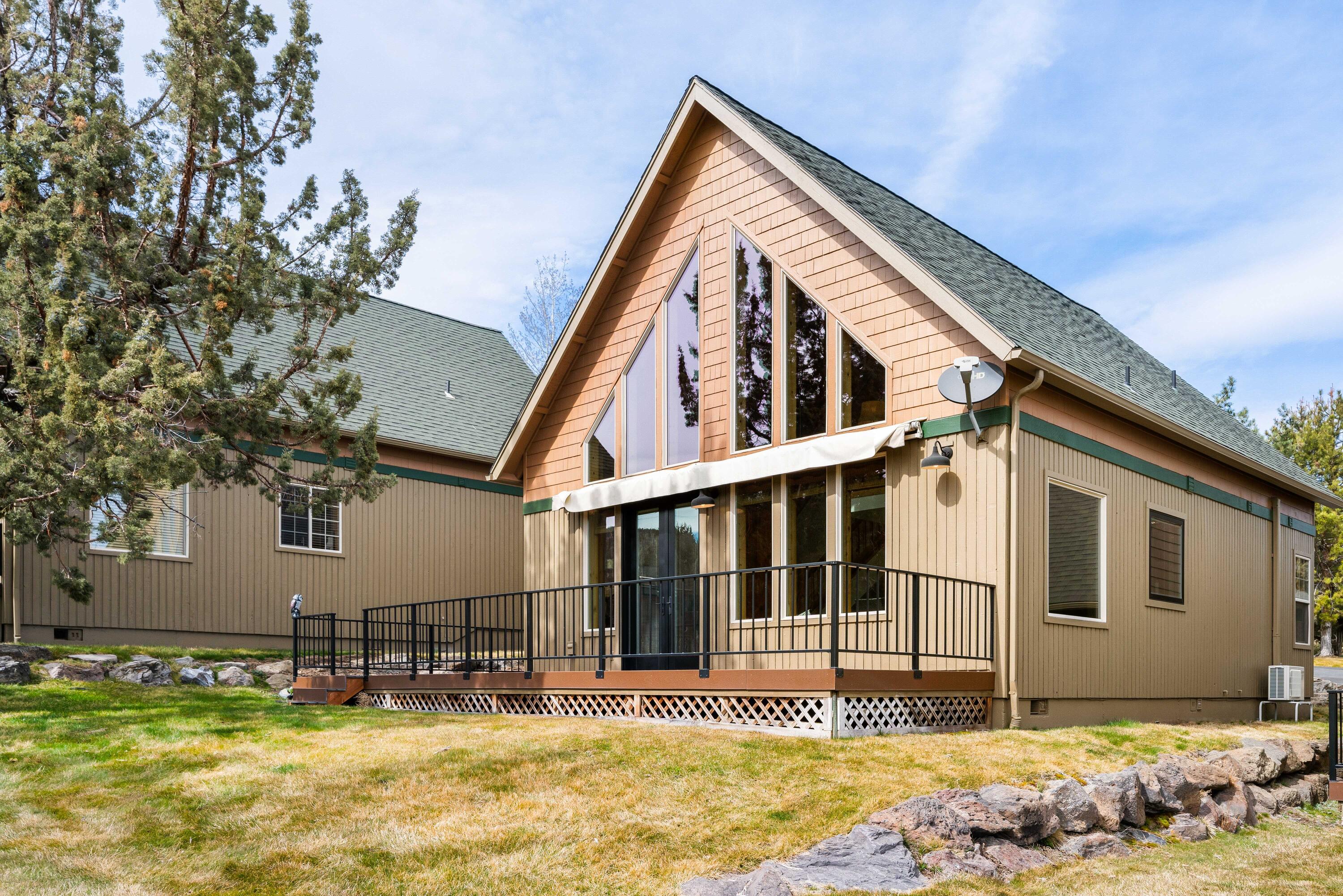 8998 Cliff Swallow Drive