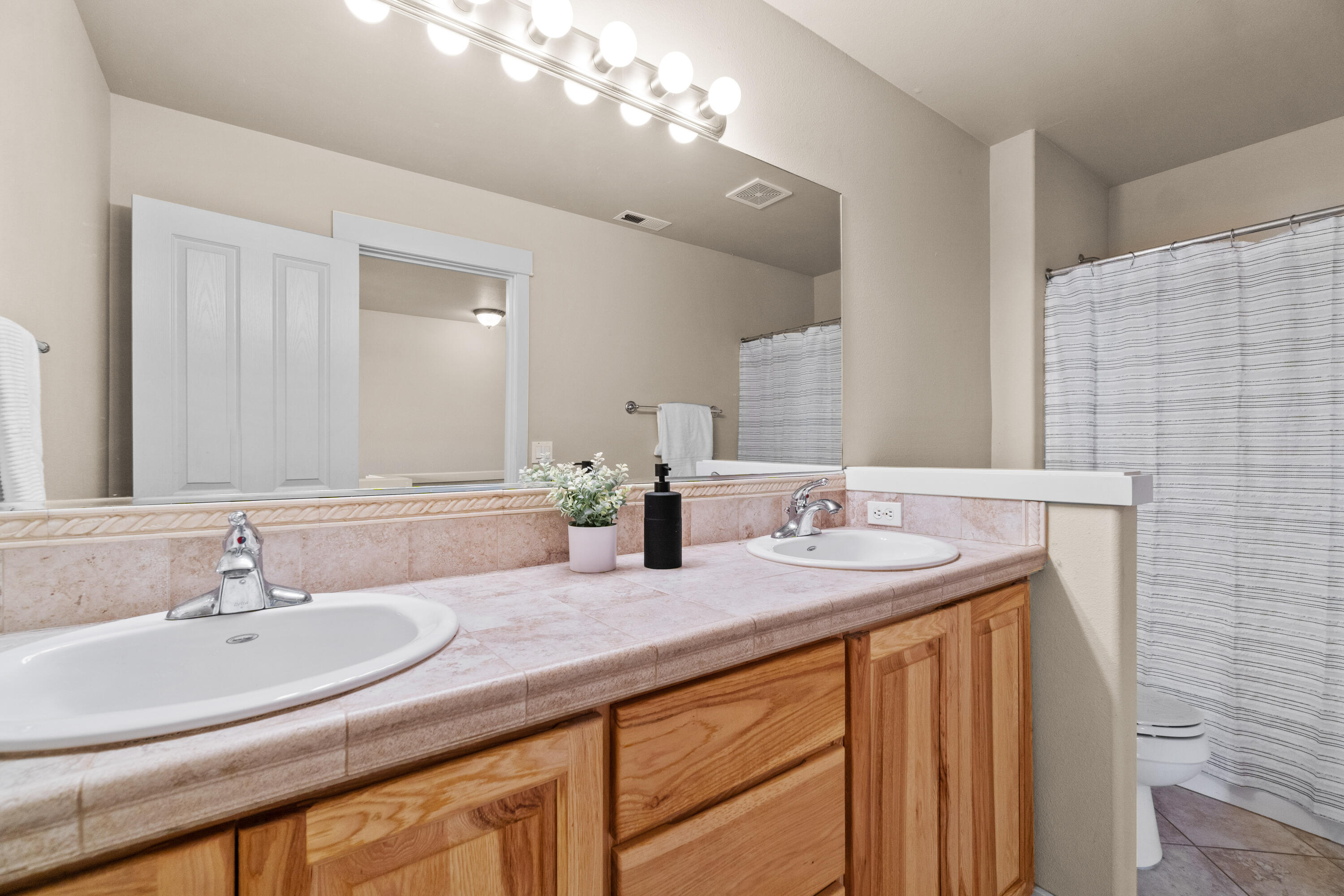 Skyliner Summit - Residential