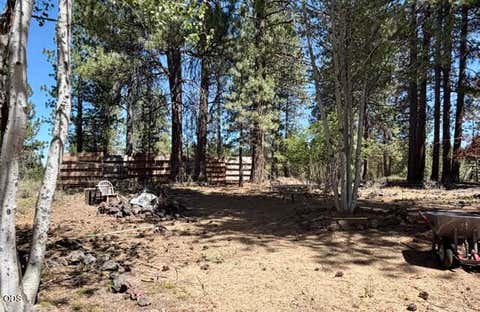 Tiny photo for 51530 Riverland Avenue, La Pine, OR 97739 (MLS # 220227132)