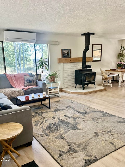 Tiny photo for 51530 Riverland Avenue, La Pine, OR 97739 (MLS # 220227132)
