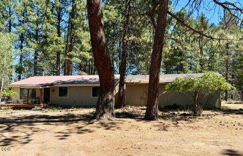 Photo of 51530 Riverland Avenue, La Pine, OR 97739 (MLS # 220227132)