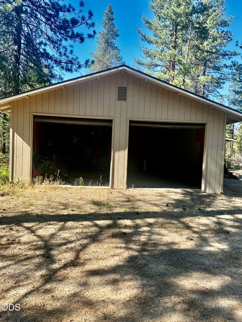 Tiny photo for 51530 Riverland Avenue, La Pine, OR 97739 (MLS # 220227132)