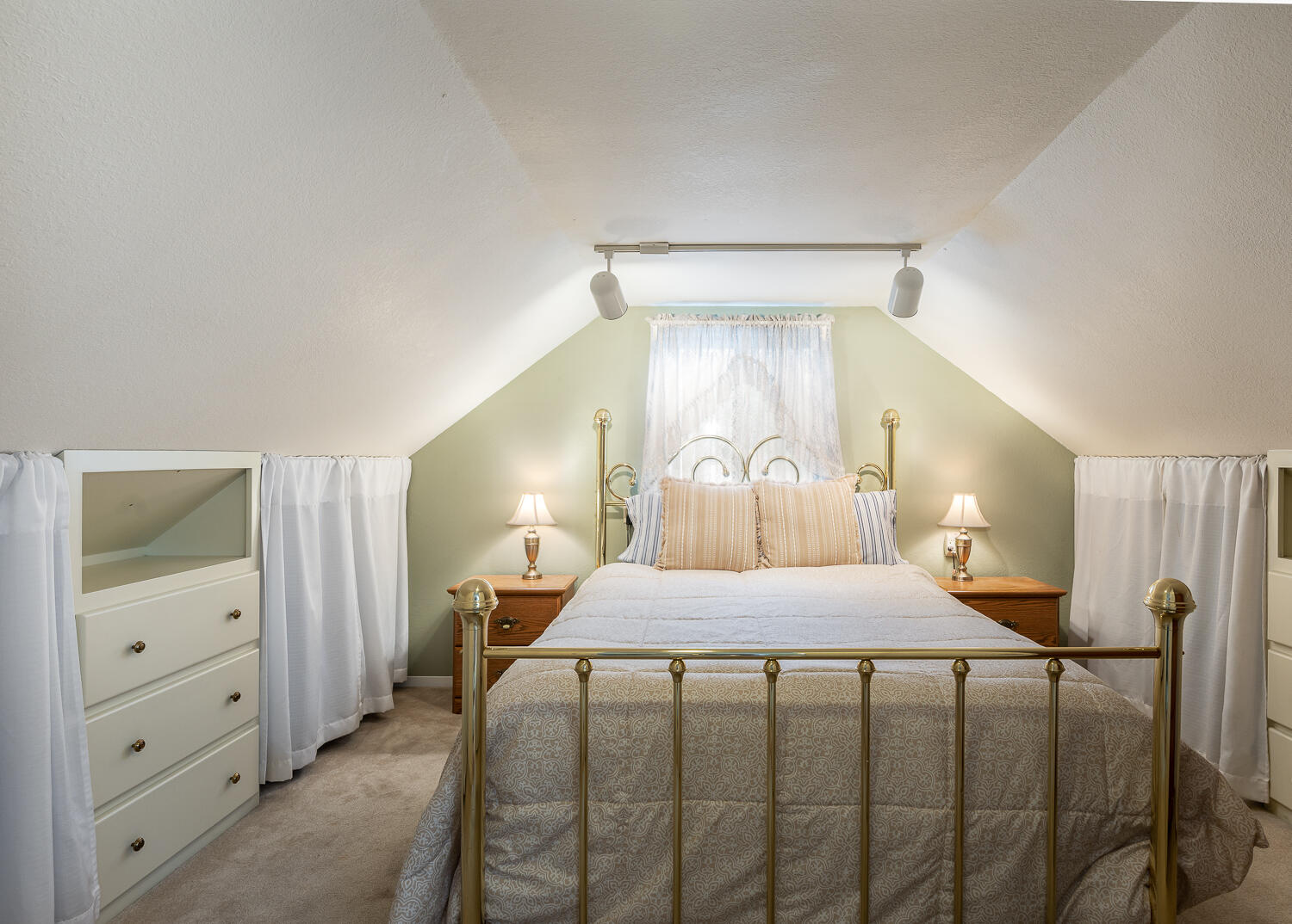 Romaine Village - Residential