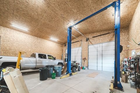 Tiny photo for 25451 Alfalfa Market Road NE, Bend, OR 97701 (MLS # 220211187)