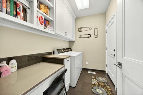 Tiny photo for 2315 Robertson Crest Crst, Grants Pass, OR 97527 (MLS # 220219690)