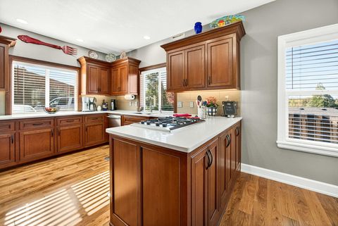 Tiny photo for 2315 Robertson Crest Crst, Grants Pass, OR 97527 (MLS # 220219690)
