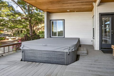 Tiny photo for 2315 Robertson Crest Crst, Grants Pass, OR 97527 (MLS # 220219690)