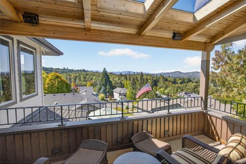 Tiny photo for 2315 Robertson Crest Crst, Grants Pass, OR 97527 (MLS # 220219690)