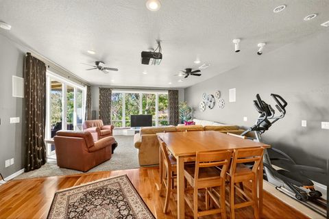 Tiny photo for 2315 Robertson Crest Crst, Grants Pass, OR 97527 (MLS # 220219690)