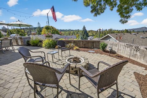 Tiny photo for 2315 Robertson Crest Crst, Grants Pass, OR 97527 (MLS # 220219690)