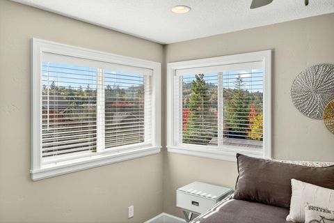 Tiny photo for 2315 Robertson Crest Crst, Grants Pass, OR 97527 (MLS # 220219690)