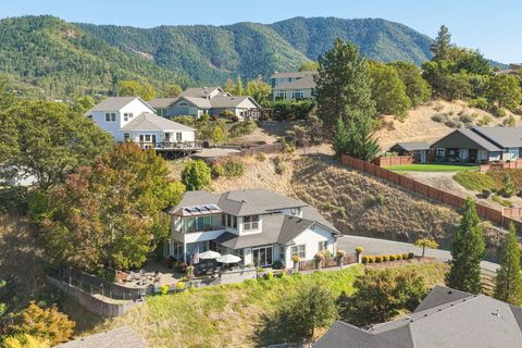 Tiny photo for 2315 Robertson Crest Crst, Grants Pass, OR 97527 (MLS # 220219690)