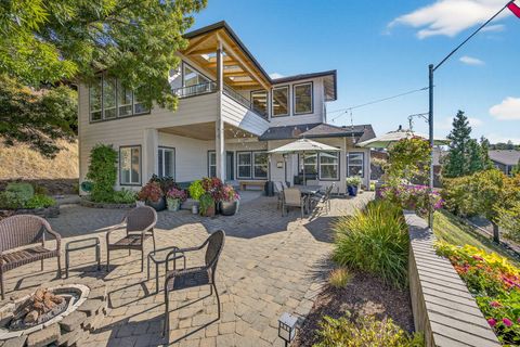 Tiny photo for 2315 Robertson Crest Crst, Grants Pass, OR 97527 (MLS # 220219690)