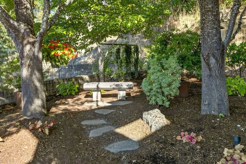 Tiny photo for 2315 Robertson Crest Crst, Grants Pass, OR 97527 (MLS # 220219690)