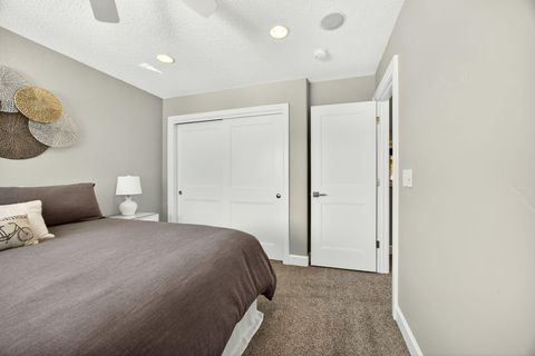 Tiny photo for 2315 Robertson Crest Crst, Grants Pass, OR 97527 (MLS # 220219690)