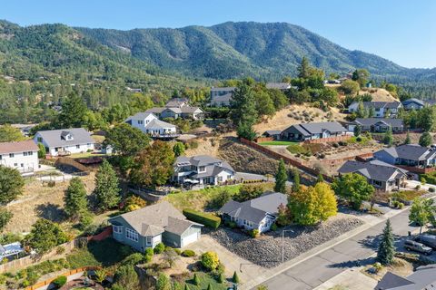 Tiny photo for 2315 Robertson Crest Crst, Grants Pass, OR 97527 (MLS # 220219690)