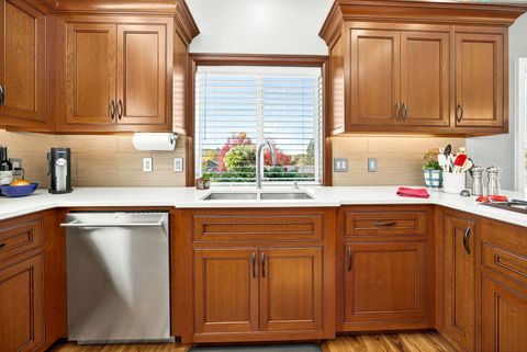 Tiny photo for 2315 Robertson Crest Crst, Grants Pass, OR 97527 (MLS # 220219690)