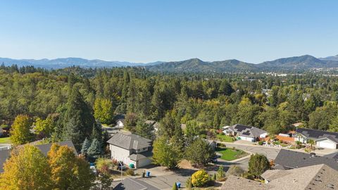 Tiny photo for 2315 Robertson Crest Crst, Grants Pass, OR 97527 (MLS # 220219690)