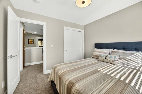 Tiny photo for 2315 Robertson Crest Crst, Grants Pass, OR 97527 (MLS # 220219690)