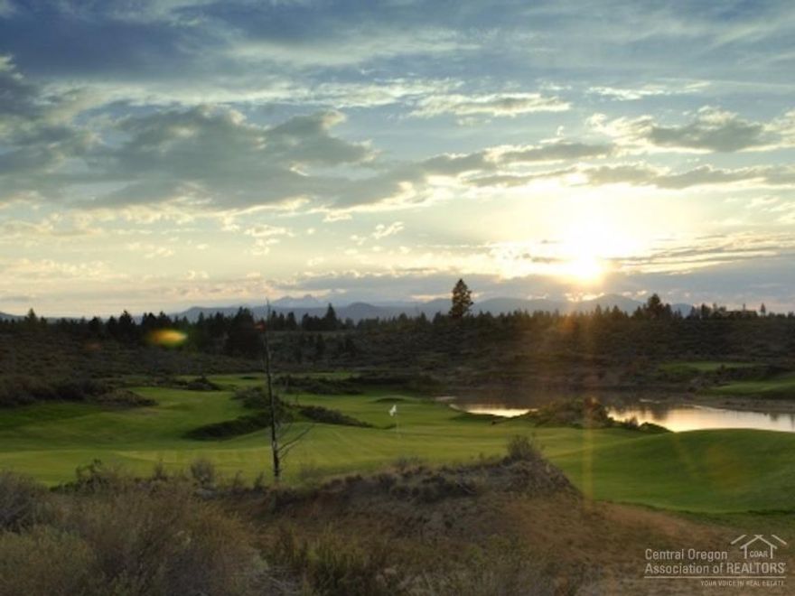 Premium homesite located on a private gated cul-de-sac at Tetherow. Elevated .87 acre homesite w/spectacular views overlooking Kidd's corner-fairways #3,#4,#5,plus lake & mountain views. Land ￼survey completed. Conceptual Plans available. Build your dream home and enjoy the Bend Lifestyle! Minutes from Old Mill Mt. Bachelor, bike trails, rivers and lakes. Year-round outdoor activities plus great restaurants, shopping, entertainment & cultural events.