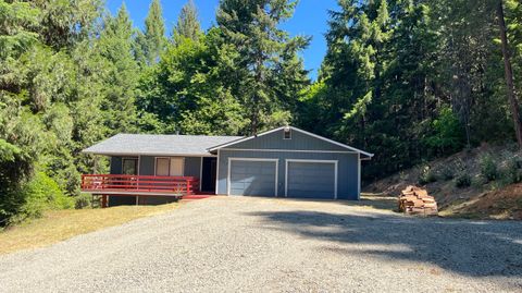 Photo of 252 Hamilton Heights Lane, Glendale, OR 97442 (MLS # 220221722)
