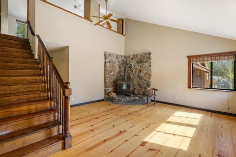 Photo of 52140 Elderberry Lane, La Pine, OR 97739 (MLS # 220221137)