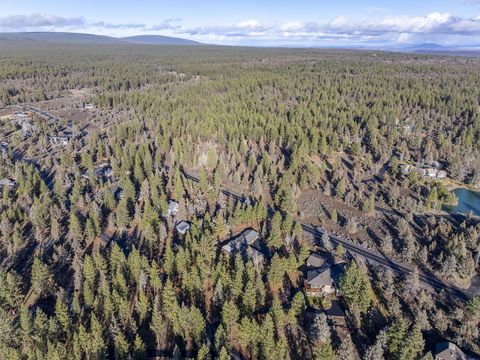 Tiny photo for 69944 Meadow View Road, Sisters, OR 97759 (MLS # 220213126)