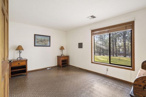 Tiny photo for 69944 Meadow View Road, Sisters, OR 97759 (MLS # 220213126)