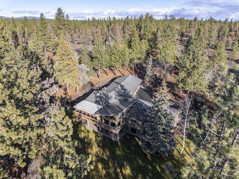 Tiny photo for 69944 Meadow View Road, Sisters, OR 97759 (MLS # 220213126)