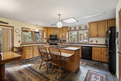 Tiny photo for 69944 Meadow View Road, Sisters, OR 97759 (MLS # 220213126)