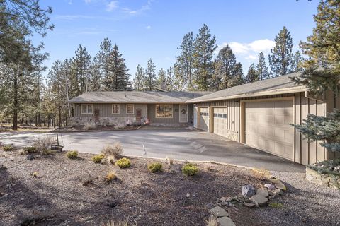 Tiny photo for 69944 Meadow View Road, Sisters, OR 97759 (MLS # 220213126)