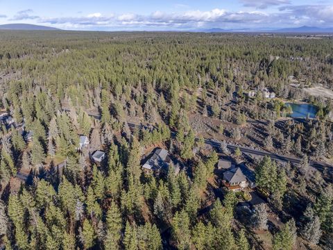 Tiny photo for 69944 Meadow View Road, Sisters, OR 97759 (MLS # 220213126)