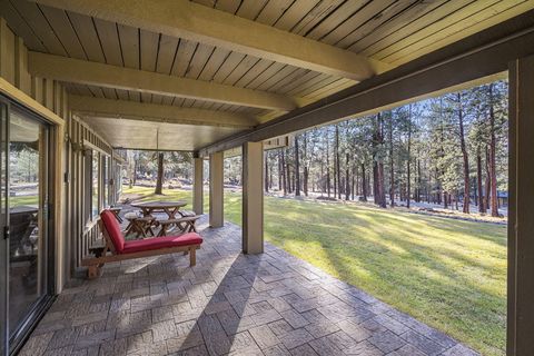 Tiny photo for 69944 Meadow View Road, Sisters, OR 97759 (MLS # 220213126)