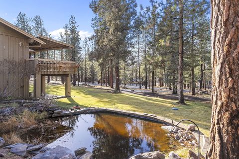 Tiny photo for 69944 Meadow View Road, Sisters, OR 97759 (MLS # 220213126)