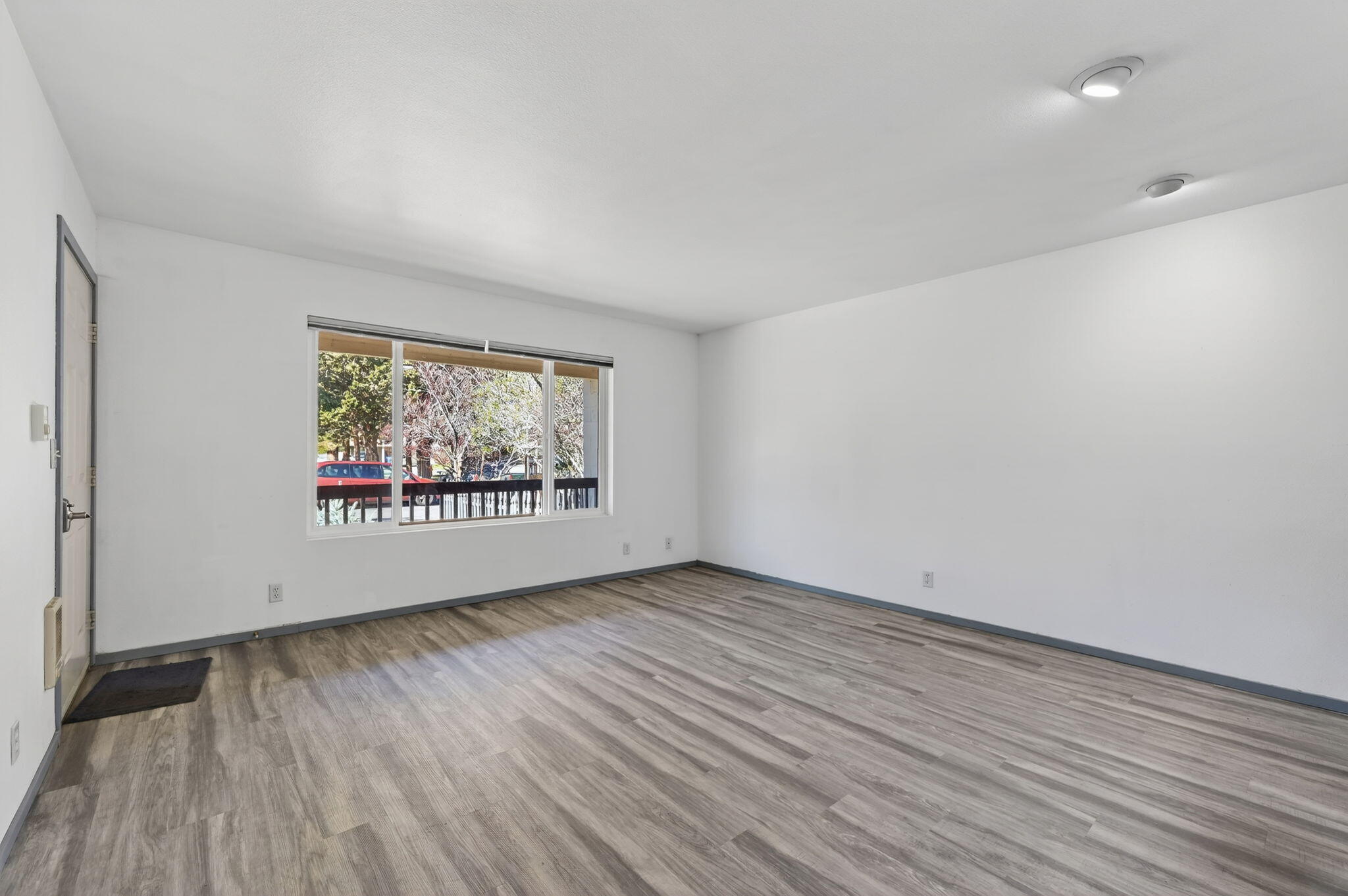 908 SE Stratford Court