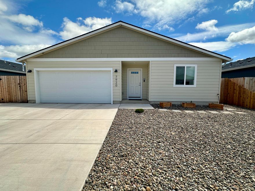 Nice home located in a newer community in White City. Completely fenced with large new deck.
This open concept floor plan is perfect for entertaining friends & family.
Call Keith for all the great details.