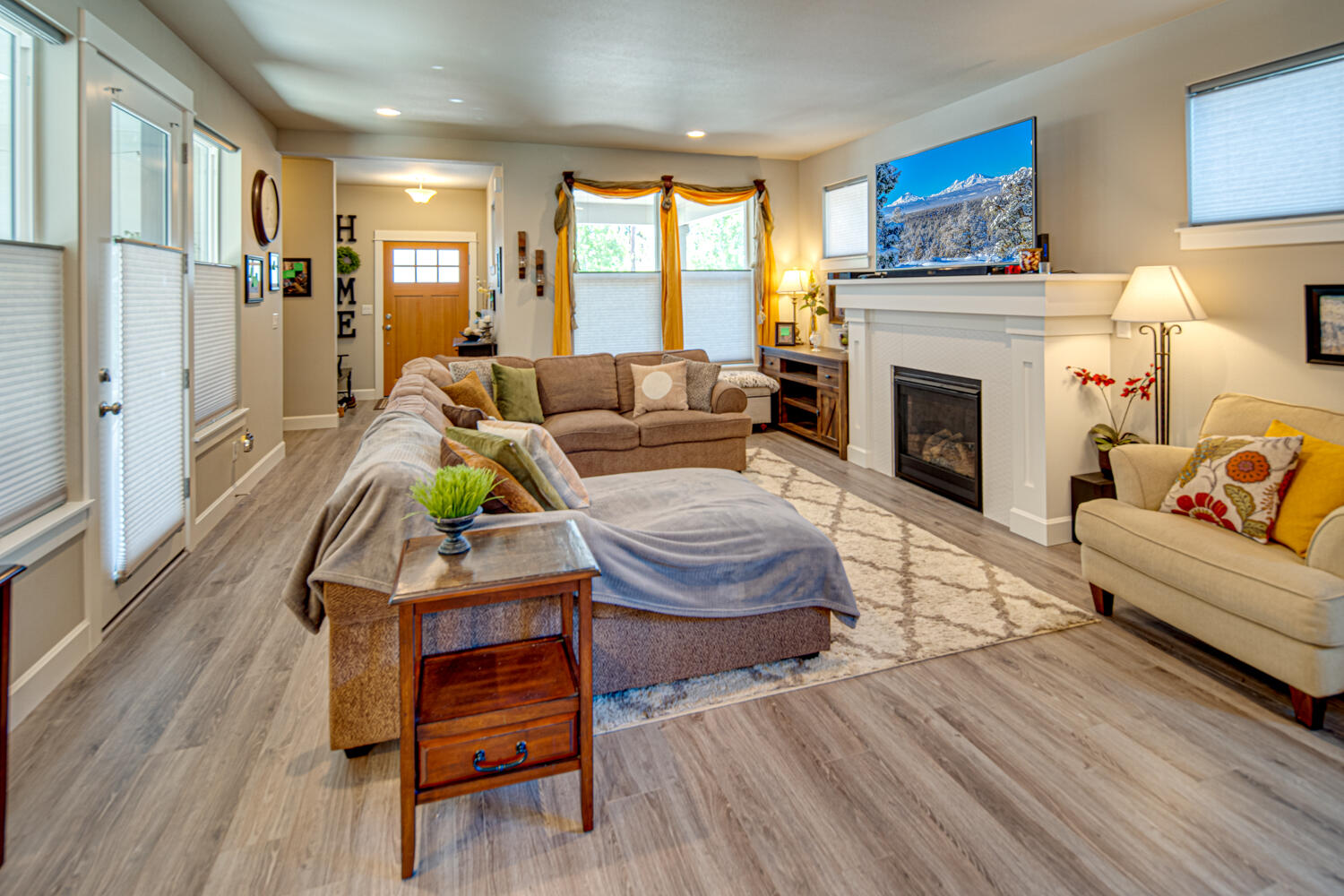 SaddleStone - Residential