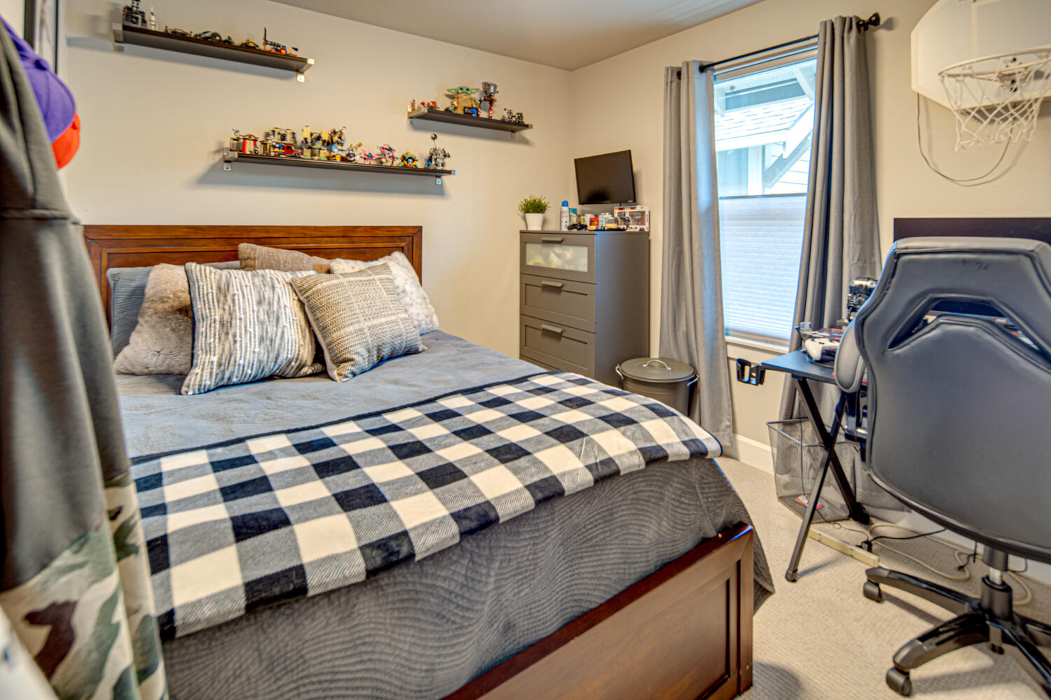 SaddleStone - Residential