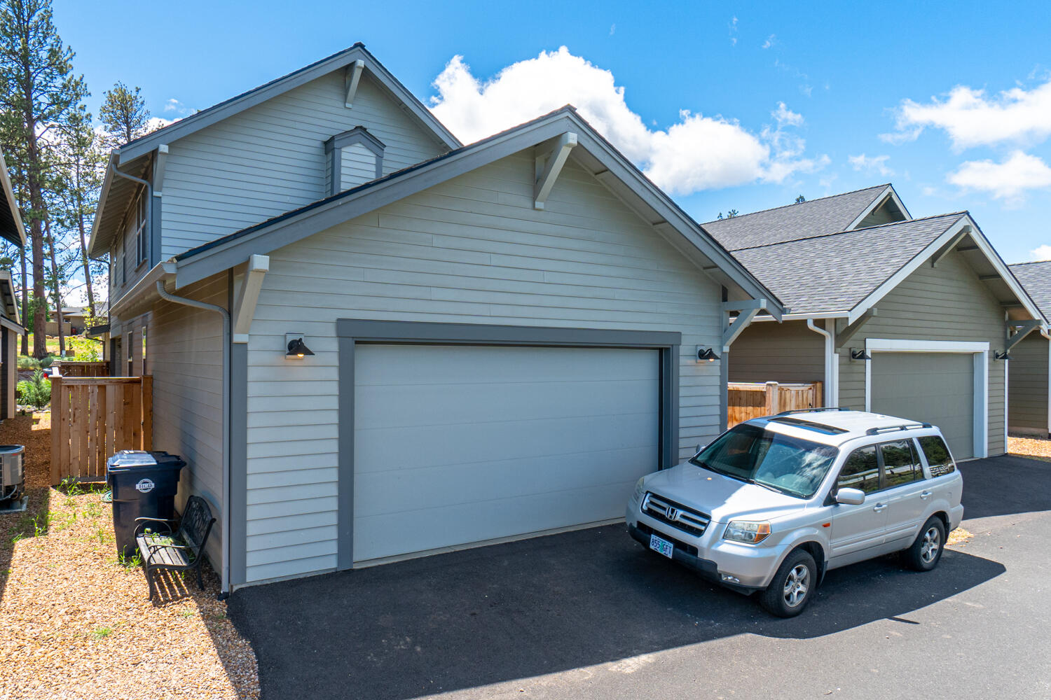 SaddleStone - Residential