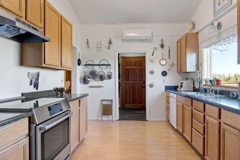 Tiny photo for 2441 SW Minson Road, Powell Butte, OR 97753 (MLS # 220209789)