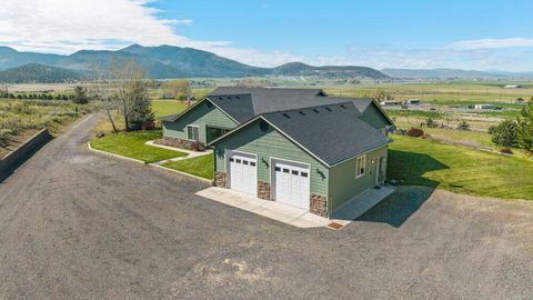 Tiny photo for 12445 Highway 140 E, Klamath Falls, OR 97603 (MLS # 220220516)